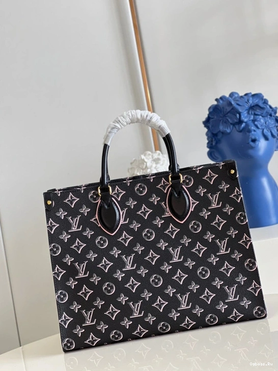 LOUIS ONTHEGO VUITTON 0401